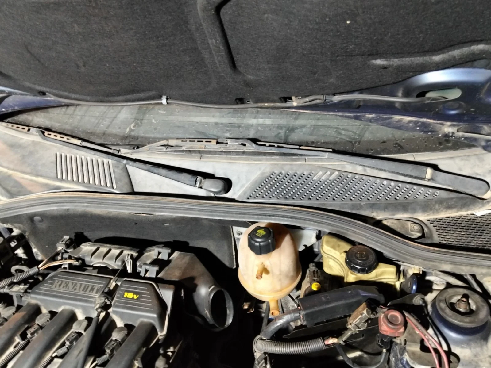Foto de MOTOR LIMPIA DELANTERO RENAULT CLIO II FASE I (B/CB0) 1.4 16V (98 CV / 72 KW)