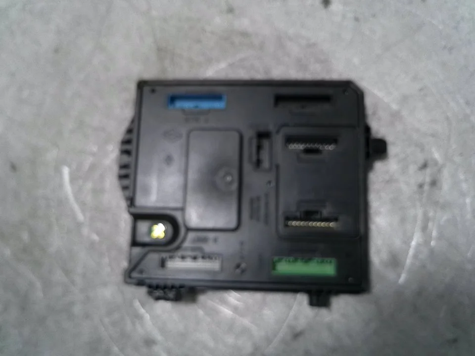 Foto de NO IDENTIFICADO RENAULT MEGANE III BERLINA 5P 1.5 dCi Diesel (106 CV / 78 KW) referencia 284B13640R