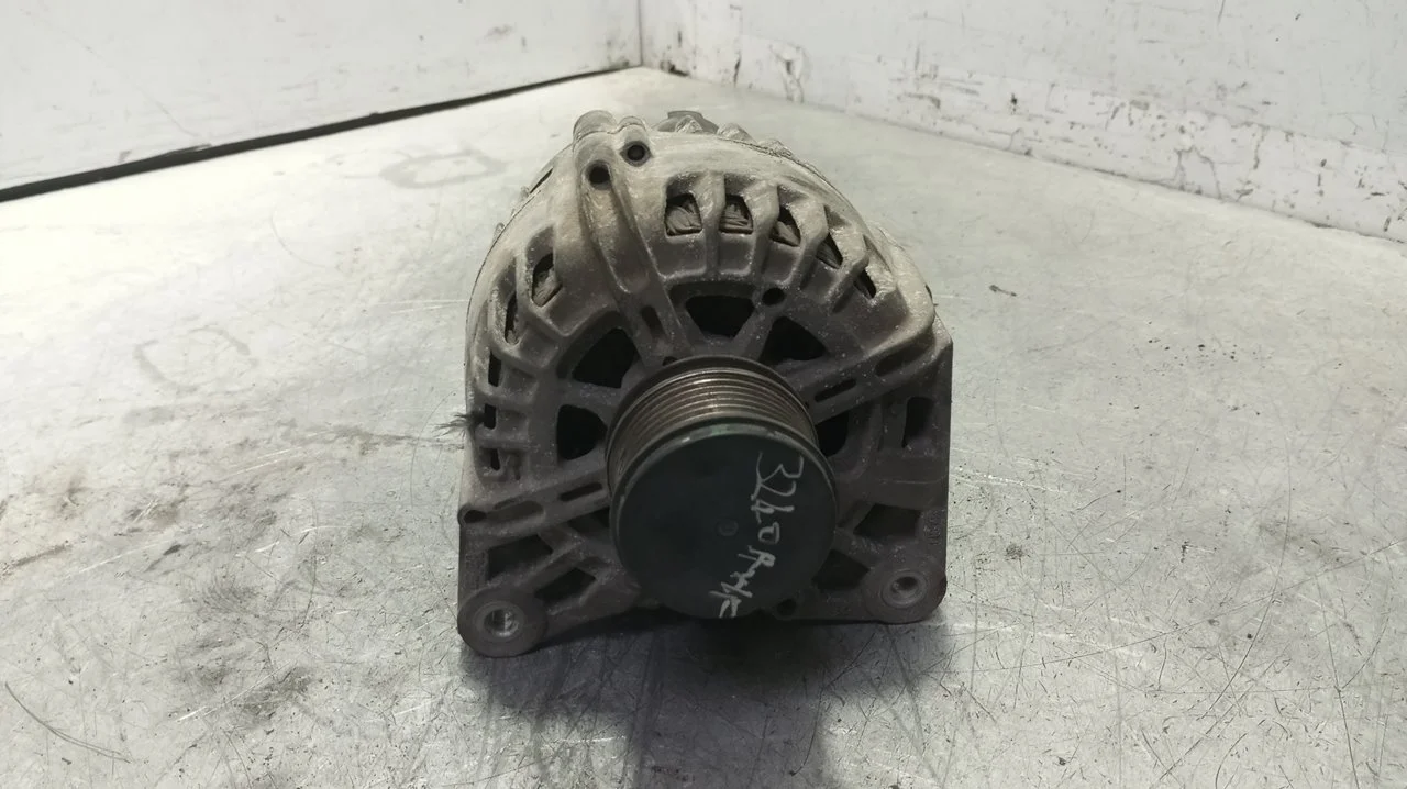 Foto de ALTERNADOR RENAULT MEGANE III BERLINA 5P 1.5 dCi Diesel FAP (110 CV / 81 KW) referencia 231000027R