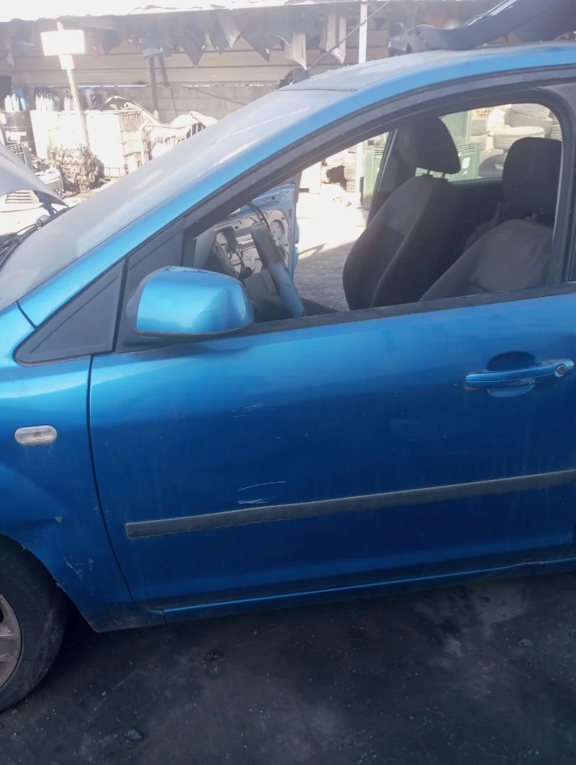 Foto de PUERTA DELANTERA IZQUIERDA FORD FOCUS BERLINA (CAP) 1.6 TDCi CAT (109 CV / 80 KW)