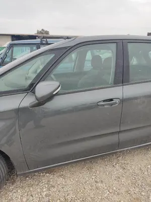 Foto de PUERTA DELANTERA IZQUIERDA CITROEN C4 PICASSO/SPACETOURER 1.6 HDi FAP (92 CV / 68 KW) referencia 9801572680
