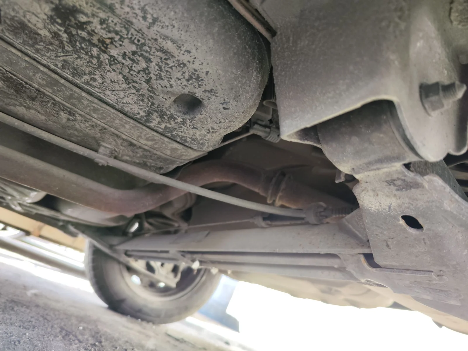 Foto de EJE TRASERO OPEL CORSA C 1.2 16V CAT (Z 12 XE / LW4) (75 CV / 55 KW) referencia 94703118