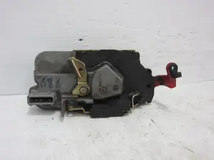 Foto de CERRADURA PUERTA DELANTERA DERECHA CITROEN XSARA BERLINA 1.4  (75 CV / 55 KW)