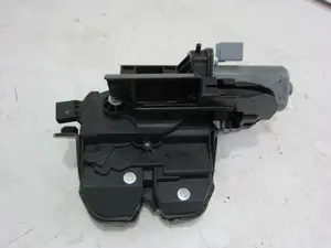 Foto de CERRADURA MALETERO / PORTON PORSCHE MACAN (95BA) referencia 95B827505 foto 6