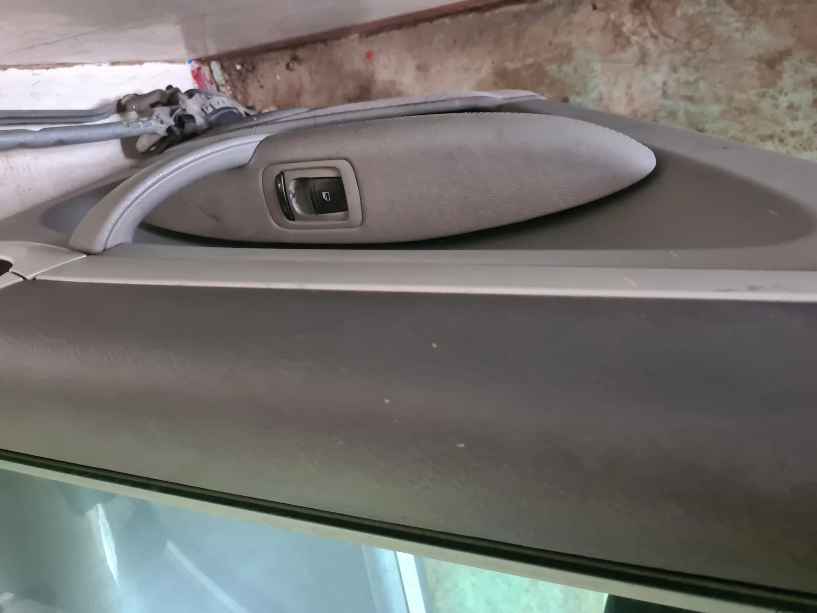 Foto de GUARNECIDO PUERTA TRASERA IZQUIERDA PORSCHE CAYENNE (TIPO 9PA) 3.2 V6 CAT (250 CV / 184 KW)