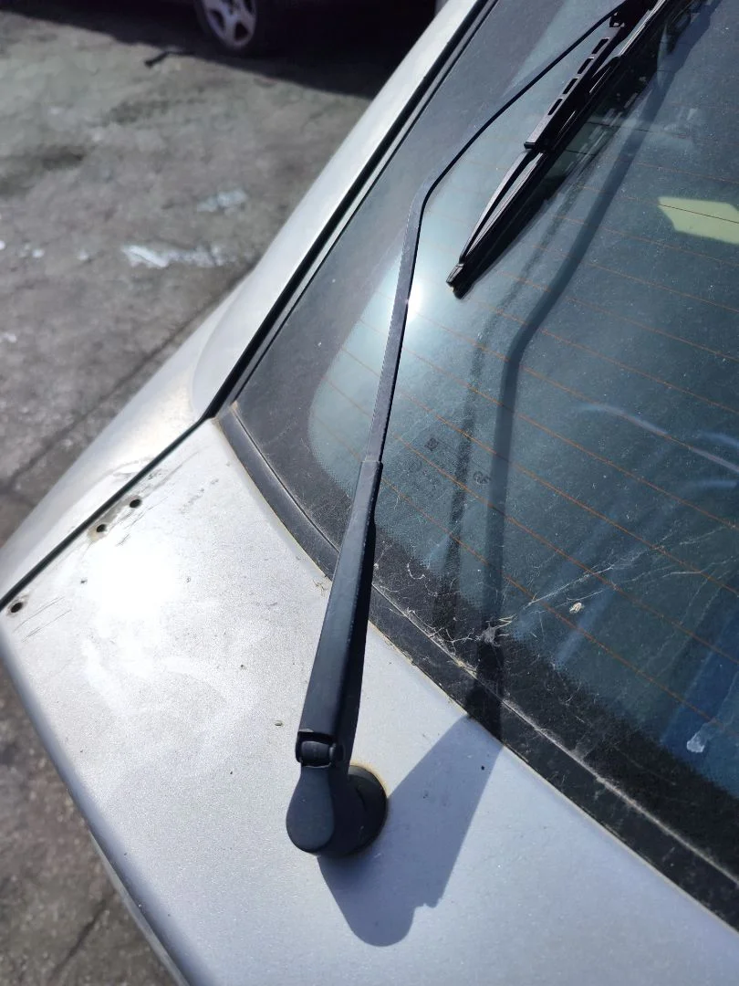 Foto de MOTOR LIMPIA TRASERO OPEL VECTRA B BERLINA 2.0 DTI (101 CV / 74 KW)