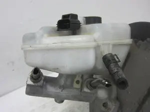 Foto de BOMBA FRENO FORD MONDEO BERLINA (GE) 3.0 V6 24V CAT (226 CV / 166 KW) referencia 0204024728 foto 2