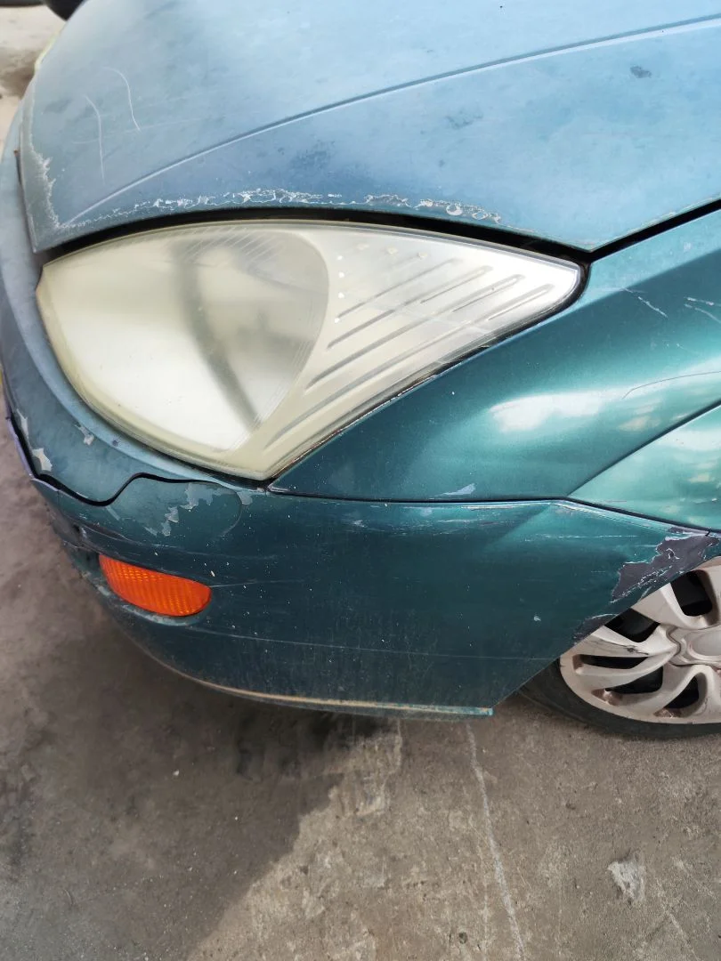 Foto de FARO IZQUIERDO FORD FOCUS BERLINA (CAK) 1.6 16V CAT (101 CV / 74 KW)