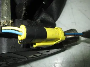 Foto de CINTURON SEGURIDAD TRASERO DERECHO MERCEDES-BENZ CLASE ML (BM 163) 3.7 V6 CAT (245 CV / 180 KW) referencia 33015865A foto 6