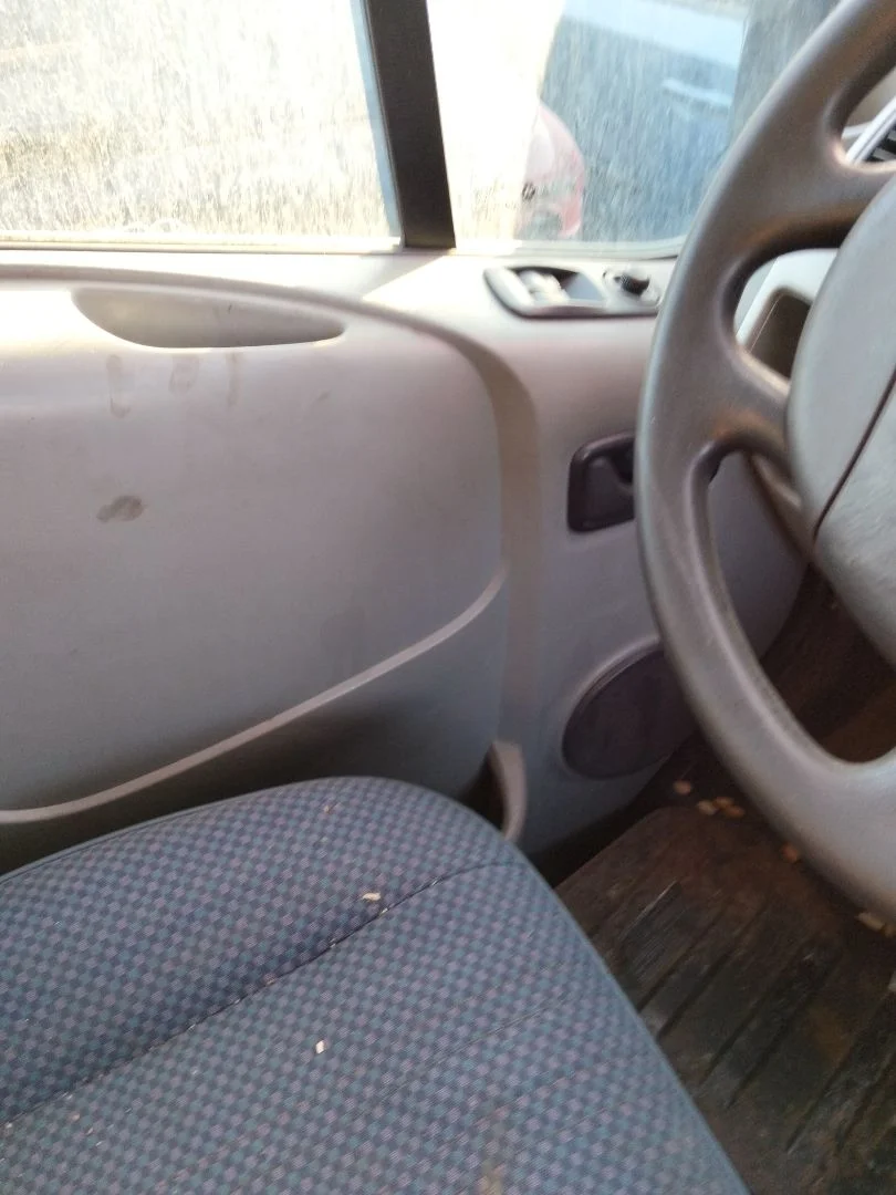 Foto de ELEVALUNAS DELANTERO IZQUIERDO RENAULT TRAFIC II COMBI 1.9 Diesel (101 CV / 74 KW)