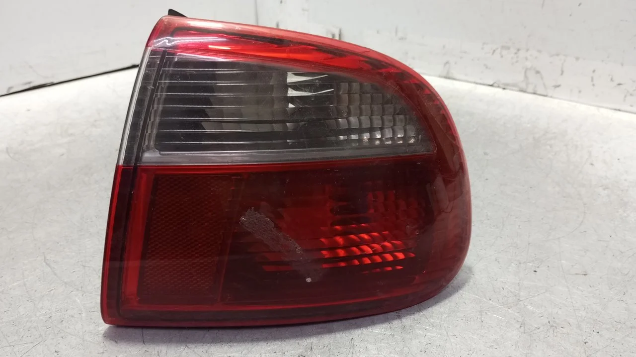 Foto de PILOTO TRASERO DERECHO SEAT TOLEDO (1M2) 1.9 TDI (110 CV / 81 KW) referencia 1M5945096B