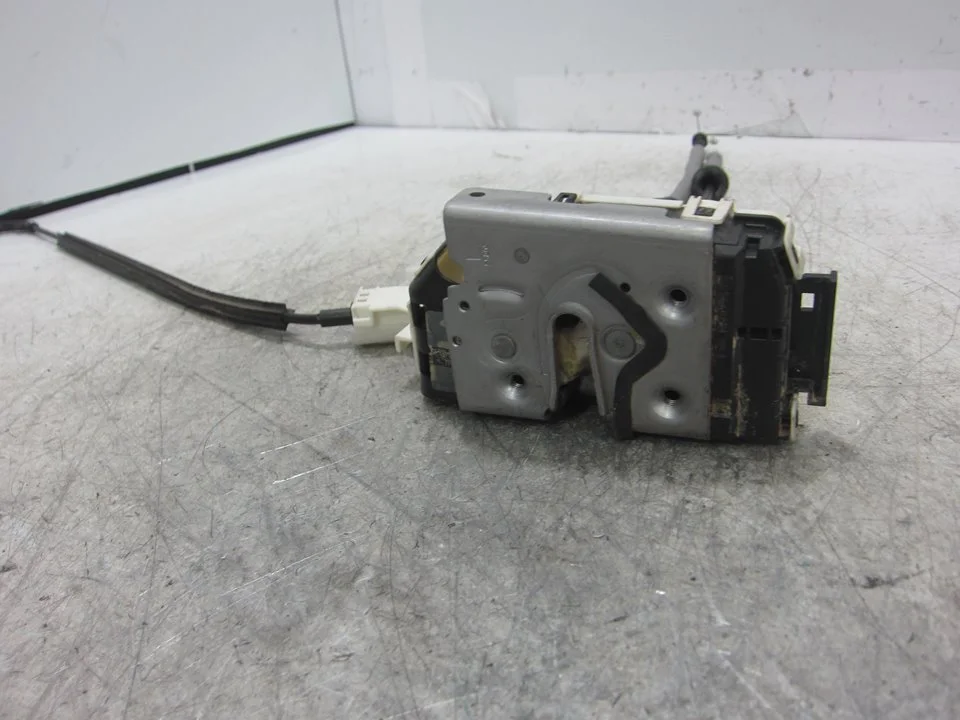 Foto de CERRADURA PUERTA LATERAL IZQUIERDA FIAT 500X (334) 1.0 CAT (120 CV / 88 KW) referencia 52139904