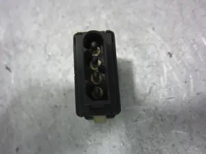 Foto de INTERRUPTOR BMW SERIE 3 BERLINA (E36) 2.0 24V (150 CV / 110 KW) referencia 61311387072 foto 2