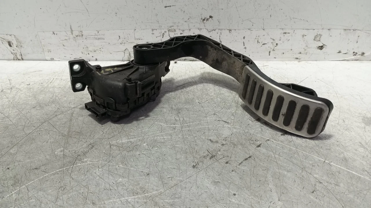 Foto de POTENCIOMETRO PEDAL VOLKSWAGEN PHAETON (3D2/3D8) 6.0 W12 48V CAT (BAN) (420 CV / 309 KW) referencia 3D1721503H