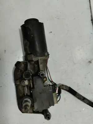 Foto de MOTOR LIMPIA DELANTERO FIAT UNO (146) 1.0 CAT (45 CV / 33 KW) referencia 79265502 foto 3