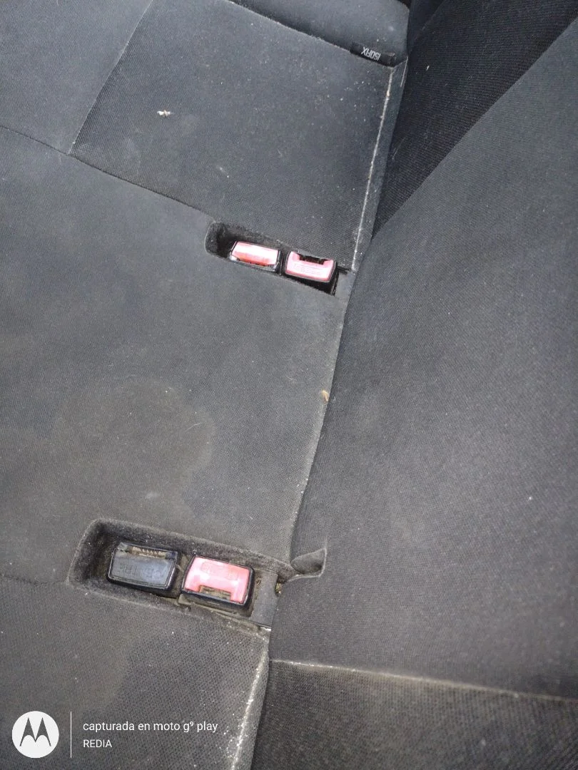Foto de ENGANCHE CINTURON TRASERO DERECHO RENAULT CLIO III 1.2 16V (75 CV / 55 KW)