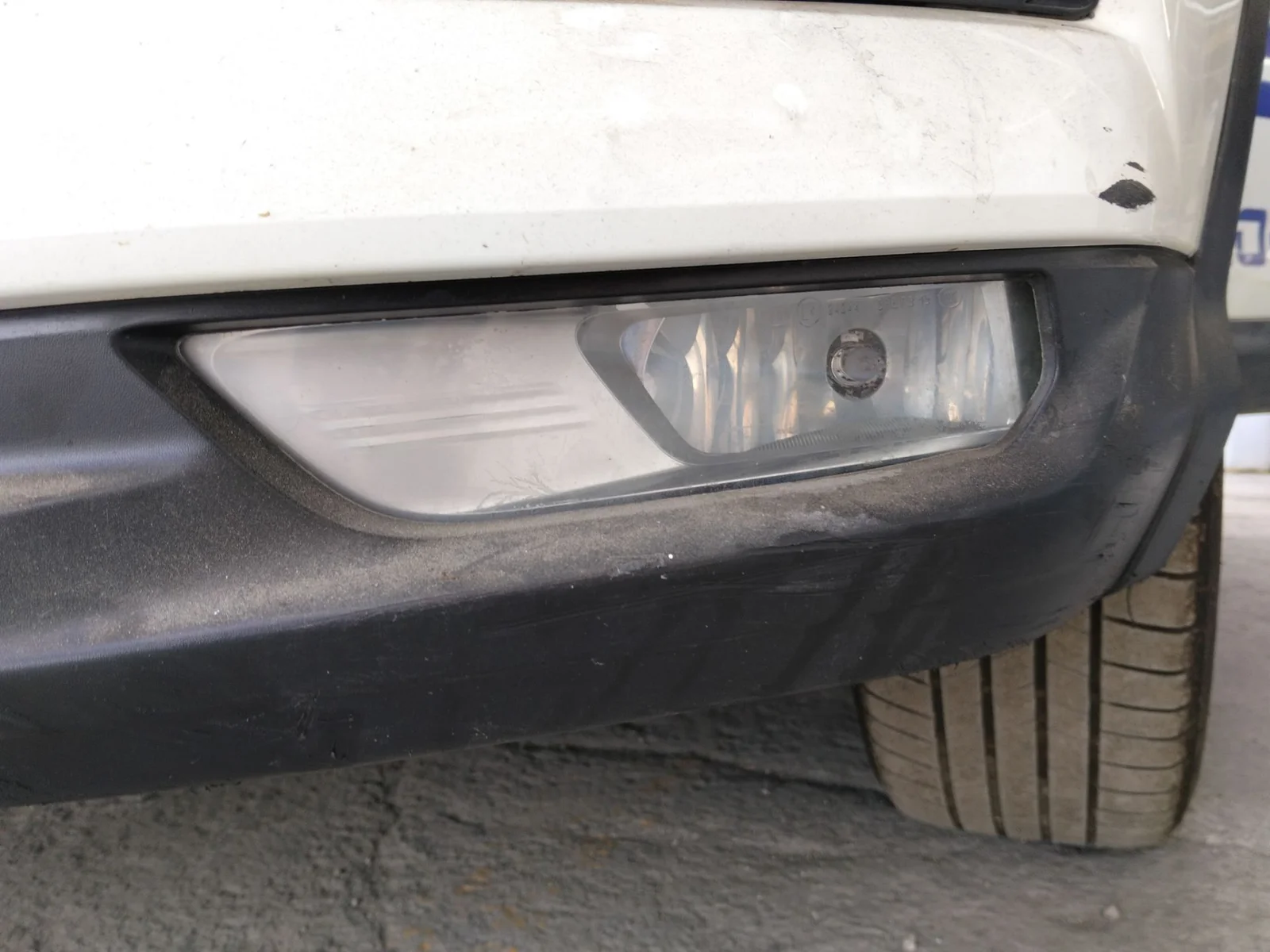 Foto de FARO ANTINIEBLA IZQUIERDO NISSAN QASHQAI (J11E) 1.2 16V CAT (116 CV / 85 KW)
