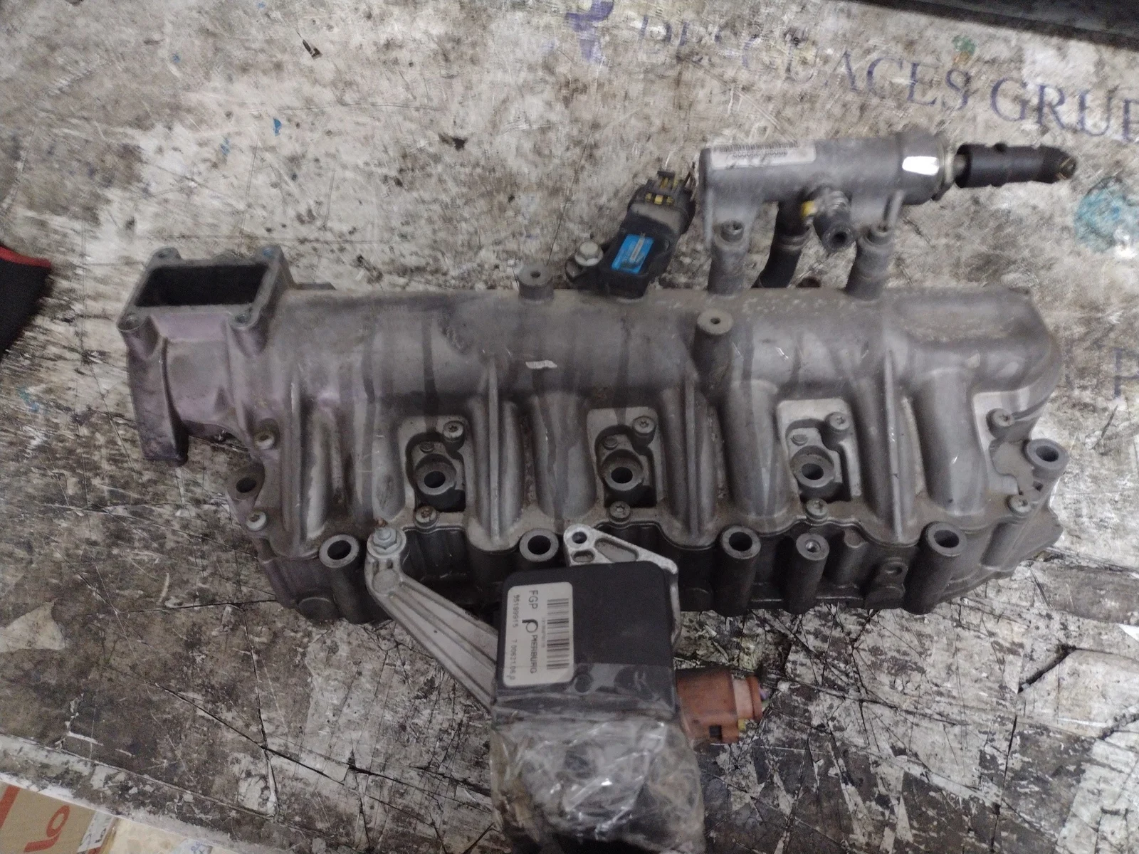 Foto de COLECTOR ADMISION OPEL ZAFIRA A referencia 0281002437