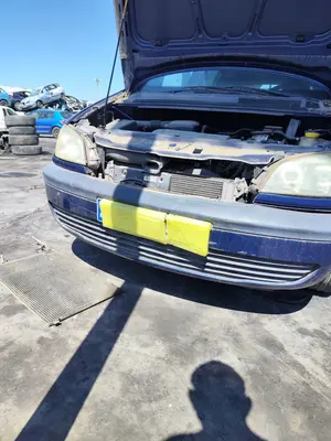 Foto de PARAGOLPES DELANTERO OPEL ZAFIRA A 1.6 16V (101 CV / 74 KW)