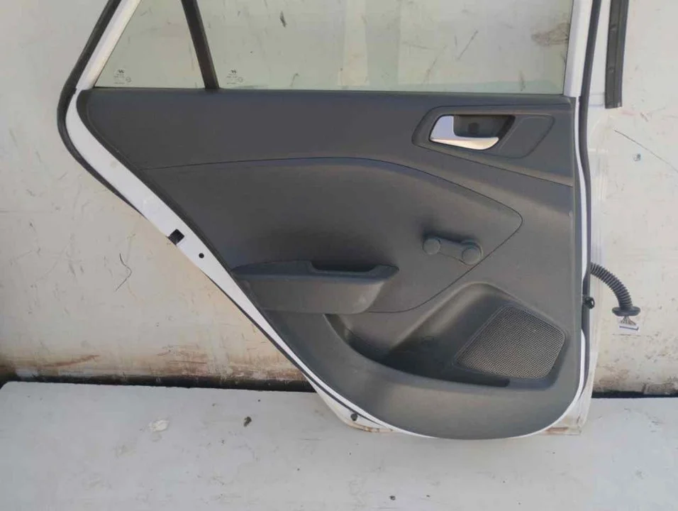 Foto de GUARNECIDO PUERTA TRASERA IZQUIERDA HYUNDAI I20 (GB) 1.2 16V CAT (84 CV / 62 KW)