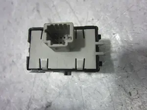 Foto de INTERRUPTOR RENAULT CAPTUR I 1.5 dCi Diesel FAP Energy (90 CV / 66 KW) referencia 255502964R foto 3