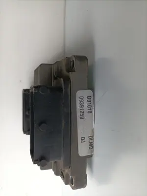 Foto de CENTRALITA MOTOR UCE OPEL COMBO (CORSA C) referencia D01010 foto 2