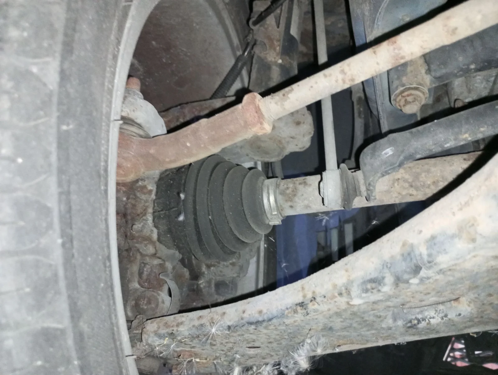 Foto de MANGUETA DELANTERA IZQUIERDA FORD FIESTA (CBK) 1.25 16V CAT (69 CV / 51 KW) referencia 1474306