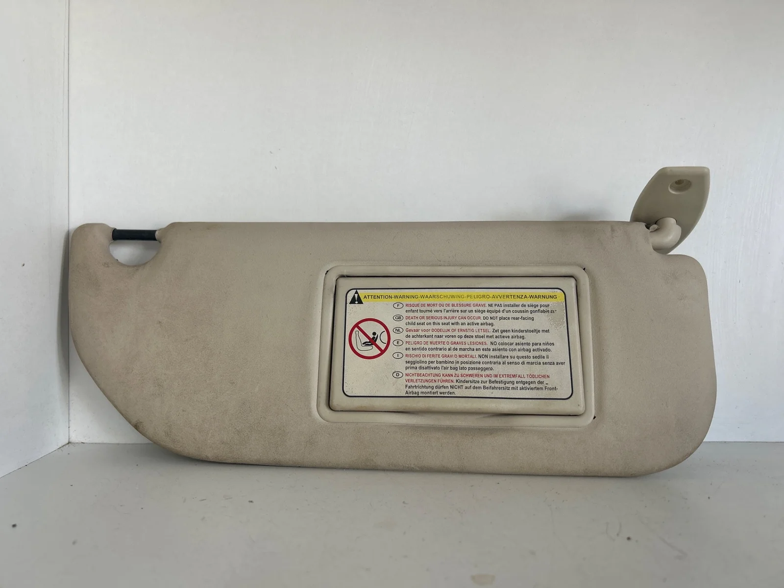 Foto de PARASOL DERECHO CITROEN C4 BERLINA 1.6 16V HDi (90 CV / 66 KW)