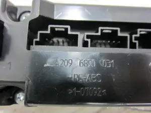 Foto de MANDO MULTIFUNCION MERCEDES-BENZ CLK (BM 209) COUPE 2.7 CDI 20V CAT (170 CV / 125 KW) referencia A2096890031 foto 5