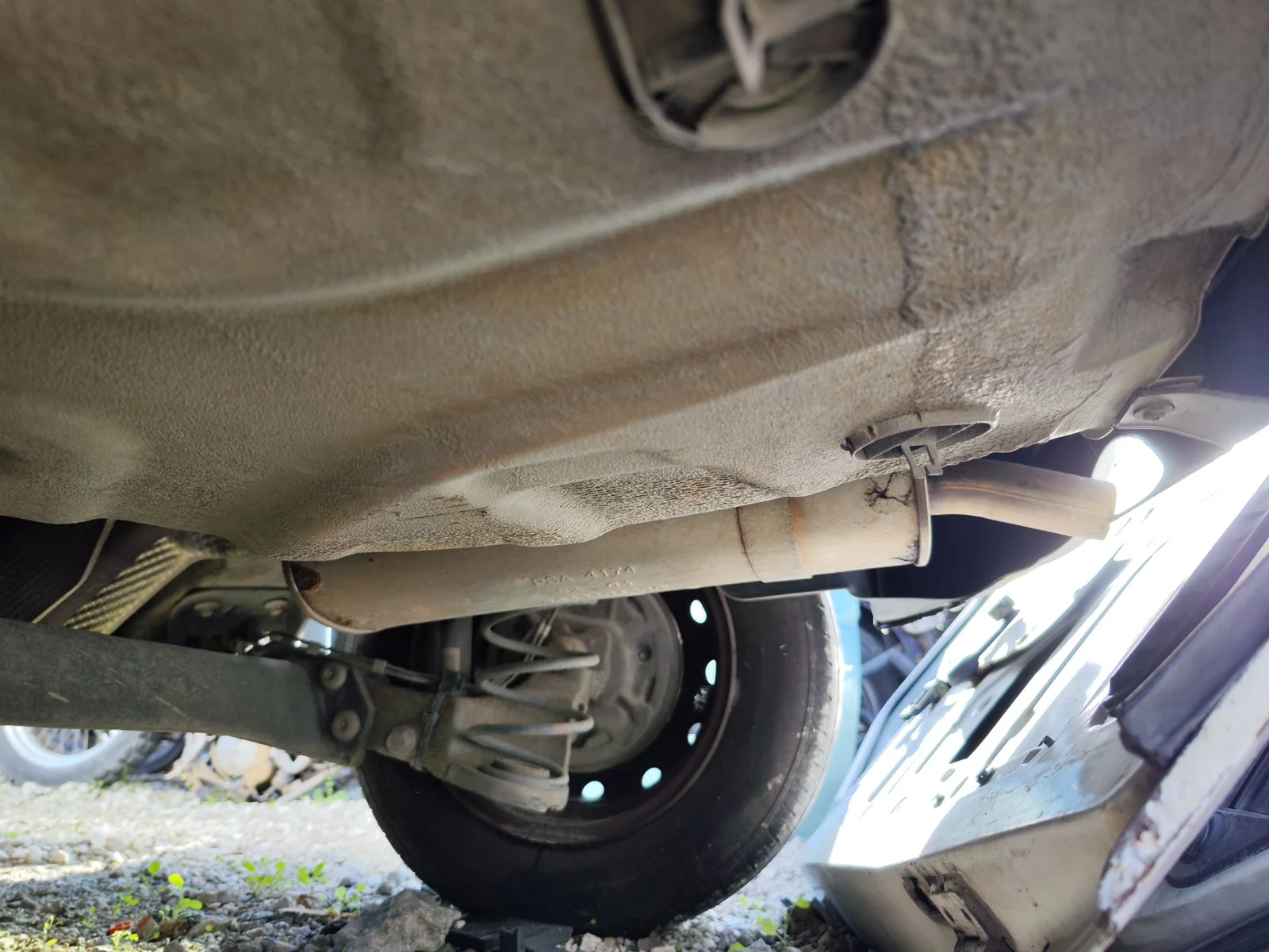 Foto de SILENCIADOR TRASERO CITROEN C3 1.4 (73 CV / 54 KW)