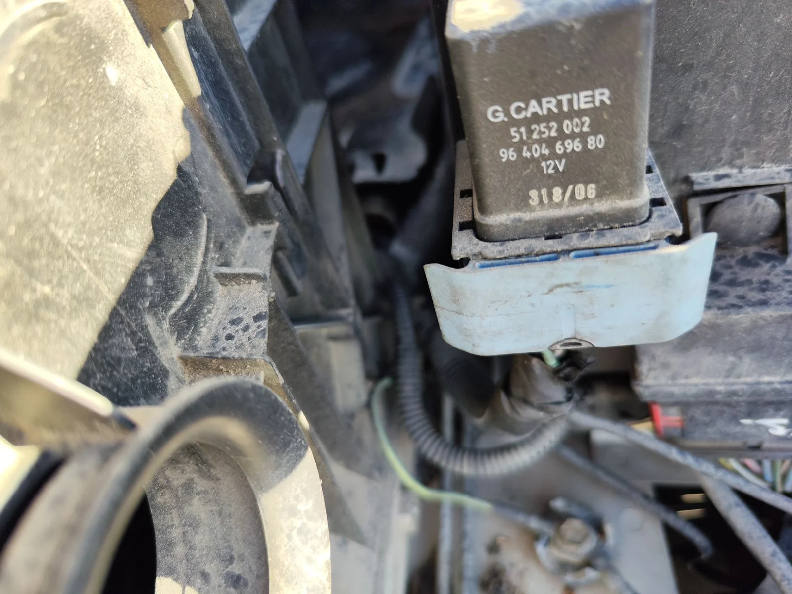 Foto de CAJA PRECALENTAMIENTO CITROEN C4 BERLINA 1.6 16V HDi (90 CV / 66 KW)