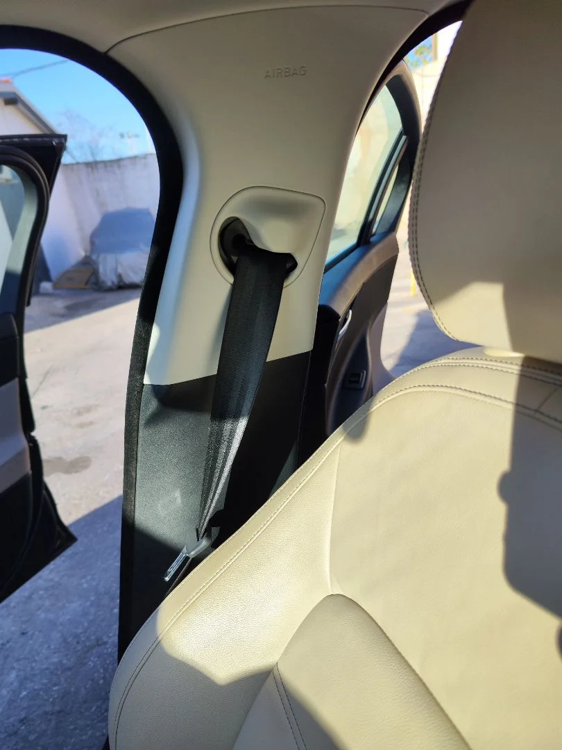Foto de CINTURON SEGURIDAD DELANTERO DERECHO JAGUAR XE 2.0 Turbo CAT (200 CV / 147 KW) referencia 8X23F611B08AB