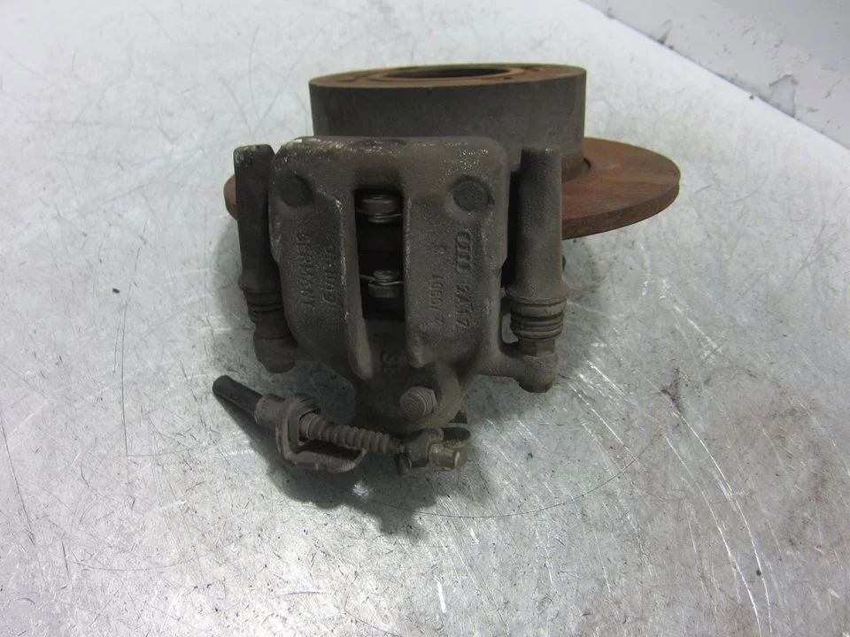 Foto de PINZA DE FRENO TRASERA IZQUIERDA AUDI A4 BERLINA (8E) 2.0 TDI (140 CV / 103 KW) referencia 8E0615423G