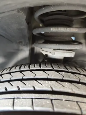 Foto de AMORTIGUADOR DELANTERO IZQUIERDO BMW SERIE 3 BERLINA (E90) 2.0 16V Diesel (163 CV / 120 KW)