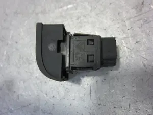 Foto de INTERRUPTOR PEUGEOT 207 1.4 HDi FAP (68 CV / 50 KW) referencia 96570636XT foto 3