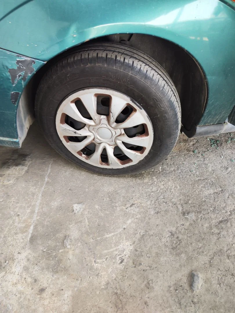 Foto de LLANTA FORD FOCUS BERLINA (CAK) 1.6 16V CAT (101 CV / 74 KW)
