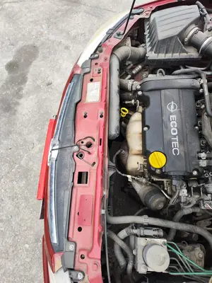Foto de PANEL FRONTAL OPEL CORSA C 1.2 16V CAT (Z 12 XEP / LB4) (80 CV / 59 KW)