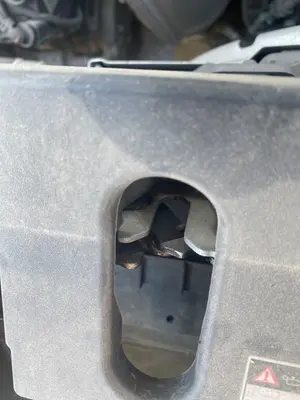 Foto de CERRADURA CAPO PEUGEOT 208 (P2) 1.2 PureTech (74 CV / 55 KW)