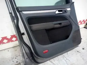 Foto de GUARNECIDO PUERTA DELANTERA IZQUIERDA VOLKSWAGEN TOURAN (1T2) 1.9 TDI (105 CV / 77 KW) foto 4