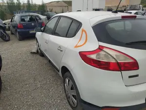 Foto de PILOTO TRASERO IZQUIERDO RENAULT MEGANE III BERLINA 5P 1.5 dCi Diesel CAT (86 CV / 63 KW) referencia 265550007R