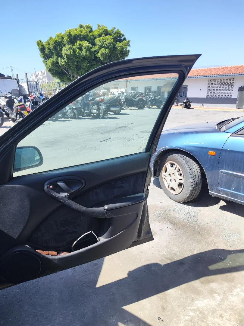 Foto de LUNA DELANTERA DERECHA CITROEN XSARA BERLINA 2.0 HDi CAT (RHY / DW10TD) (90 CV / 66 KW)
