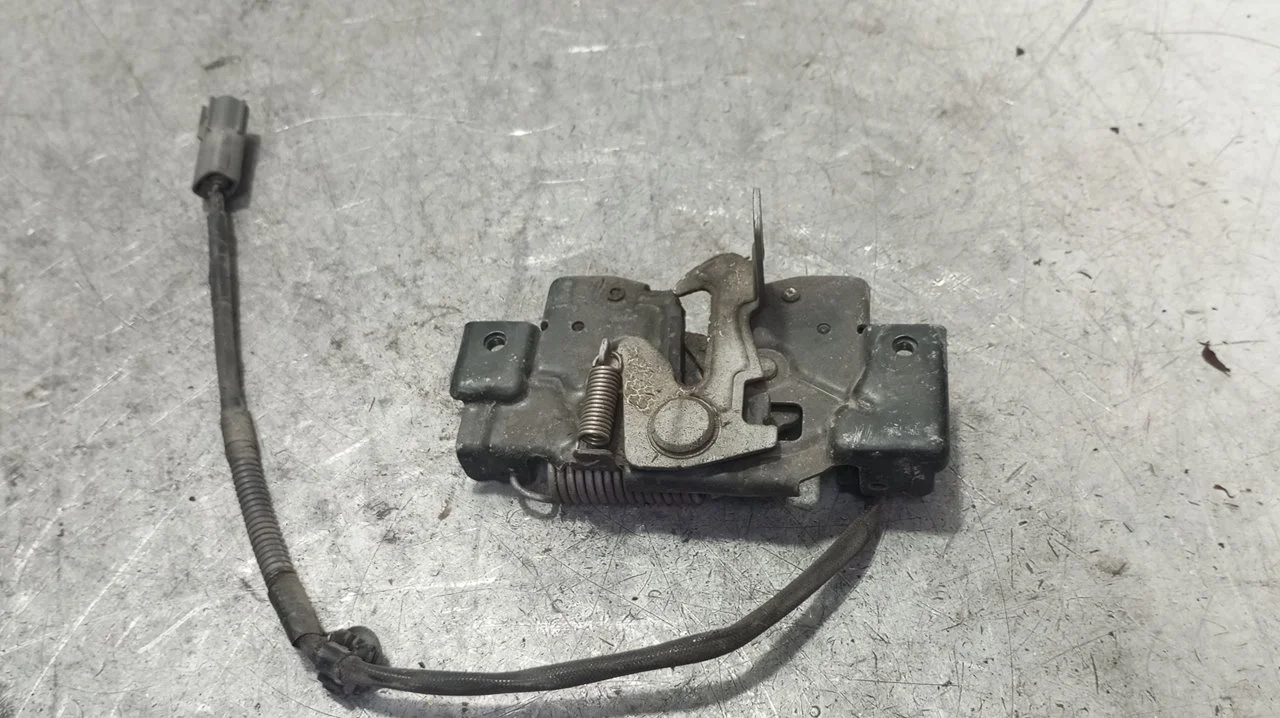 Foto de CERRADURA CAPO MAZDA 6 BERLINA (GG) 2.0 CAT (141 CV / 104 KW) referencia GS1F56620A