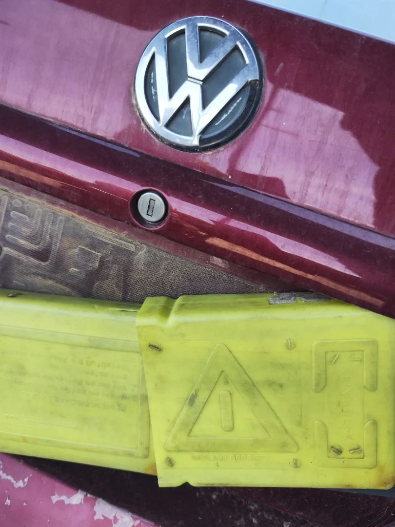 Foto de MANETA EXTERIOR MALETERO / PORTON VOLKSWAGEN PASSAT BERLINA (3B2) 1.9 TDI (116 CV / 85 KW)