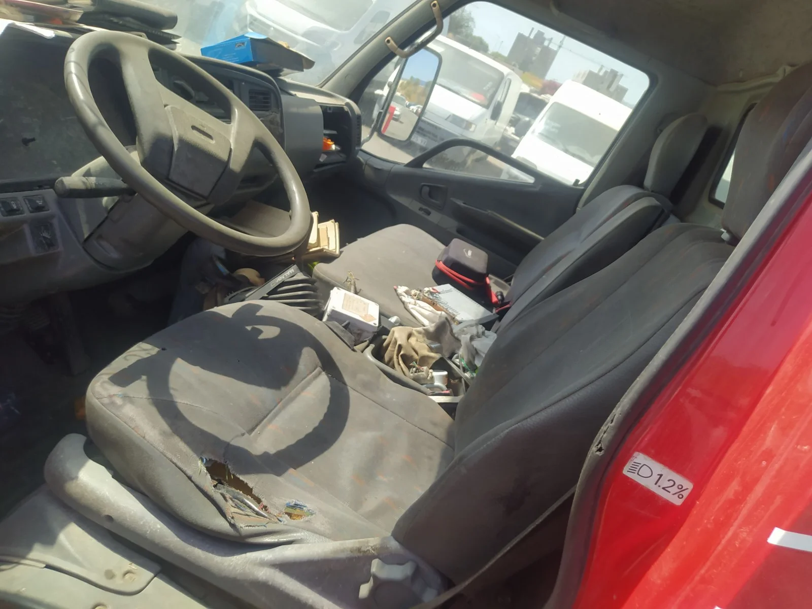 Foto de ASIENTO DELANTERO DERECHO MITSUBISHI CANTER 3.0 Diesel (125 CV / 92 KW)