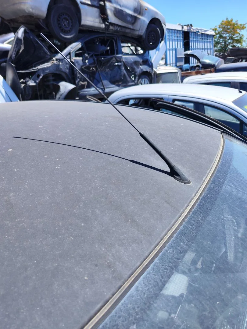Foto de ANTENA FORD FOCUS C-MAX (CAP)(2003) 1.6 TDCi CAT (90 CV / 66 KW)
