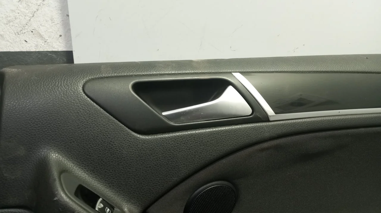 Foto de MANETA INTERIOR TRASERA DERECHA VOLKSWAGEN GOLF VI (5K1)(10.2008) 2.0 TDI DPF (170 CV / 125 KW) referencia 1K5837114