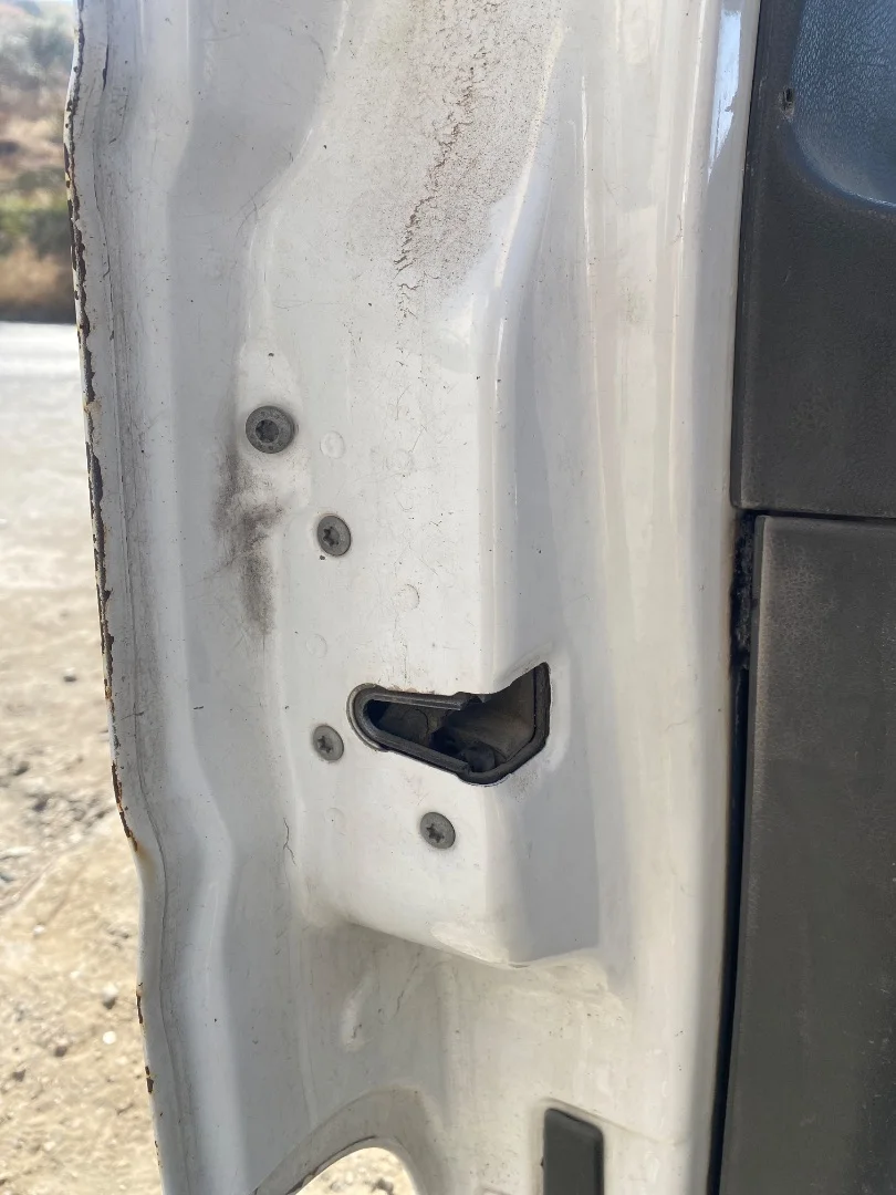Foto de CERRADURA PUERTA DELANTERA IZQUIERDA MERCEDES-BENZ VITO FURGÓN (639) 2.1 CDI CAT (109 CV / 80 KW) referencia A6397200435