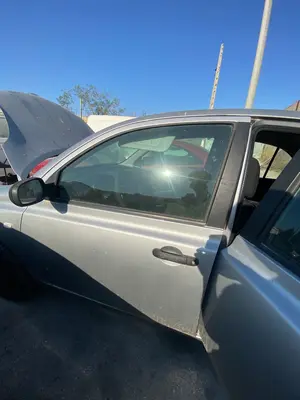 Foto de PUERTA DELANTERA IZQUIERDA NISSAN MICRA (K12E) 1.2 CAT (65 CV / 48 KW) referencia 80101AX130