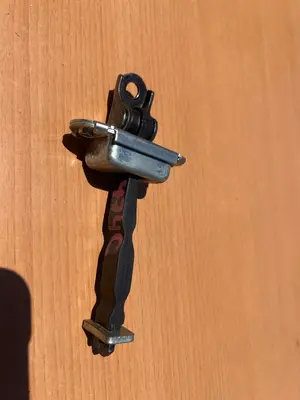Foto de RETENEDOR PUERTA NISSAN MICRA (K12E) 1.2 CAT (65 CV / 48 KW)