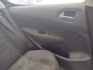 Foto de GUARNECIDO PUERTA TRASERA IZQUIERDA PEUGEOT 308 1.6 16V HDi (90 CV / 66 KW)